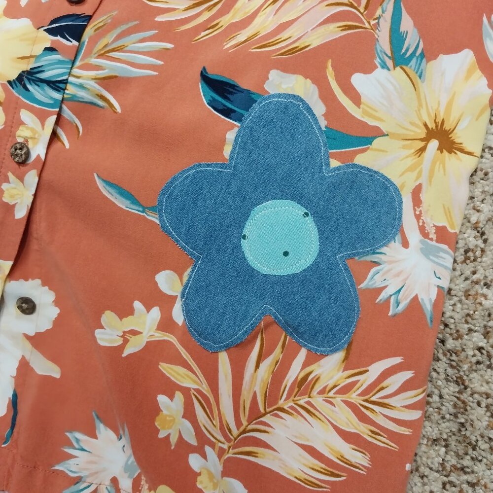 3739 Size Large Forever 21 Upcycled Applisqued Button Down Shirt. - Picture 2 of 6